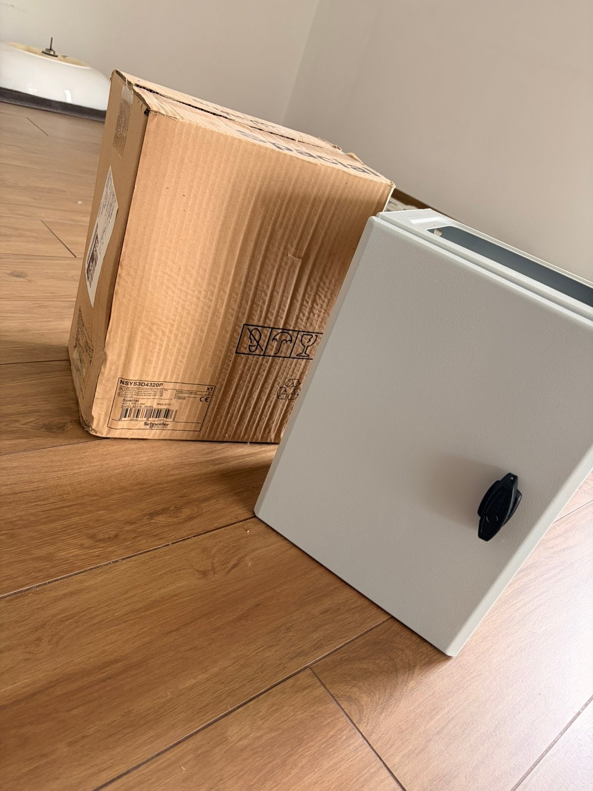 Schneider zekeringkast. Nieuw in doos !!!! 400/300/200, Doe-het-zelf en Bouw, Elektriciteit en Kabels, Ophalen, Nieuw