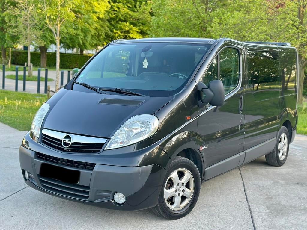 Opel vivaro 2.5 cdti *Dubbel-Cabine* 5plaats gekeurd vvk, Auto's, Bedrijf, Te koop, Centrale vergrendeling, Opel