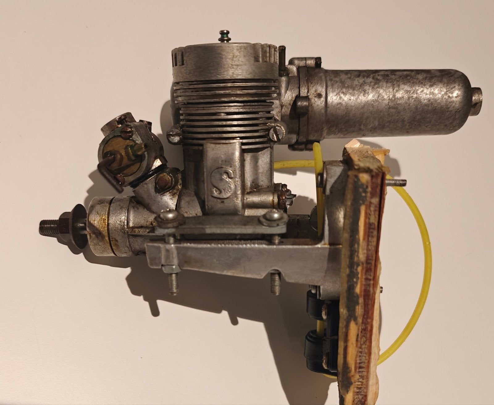 Super Tigre RC vliegtuig motor, Hobby en Vrije tijd, Ophalen, Gebruikt