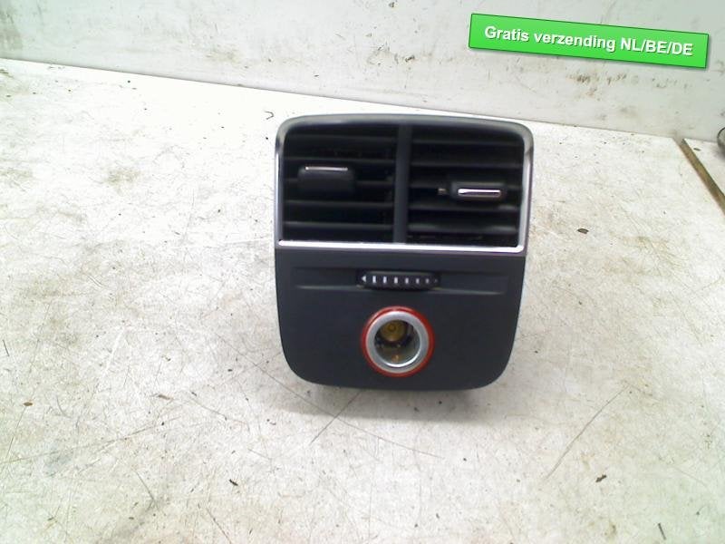 KACHELROOSTER A Audi A3 Sportback (8VA / 8VF) (8V0819203), Auto-Union-Straße  1,
85057  Ingolstadt, DE, Info@audi.de, Audi, Utilisé