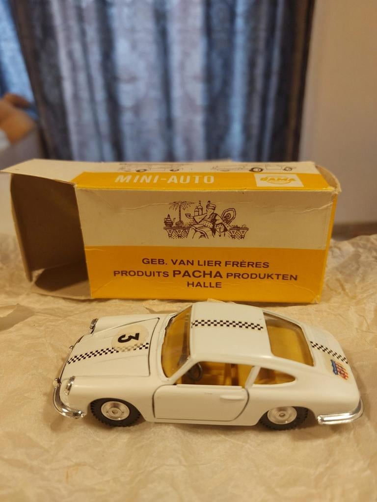 Porsche 911 van merk Gama, Enlèvement, Gama