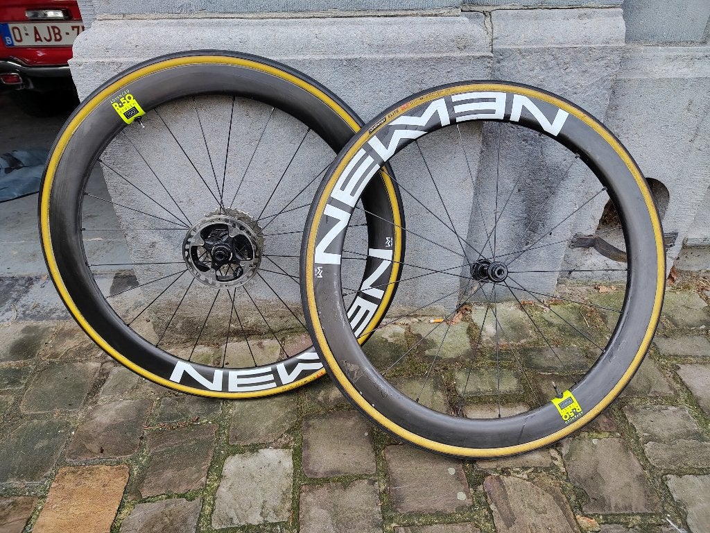 Roues carbone NEWMEN, Vélos & Vélomoteurs, Vélos Pièces, Enlèvement, Comme neuf, Roue, Carbone