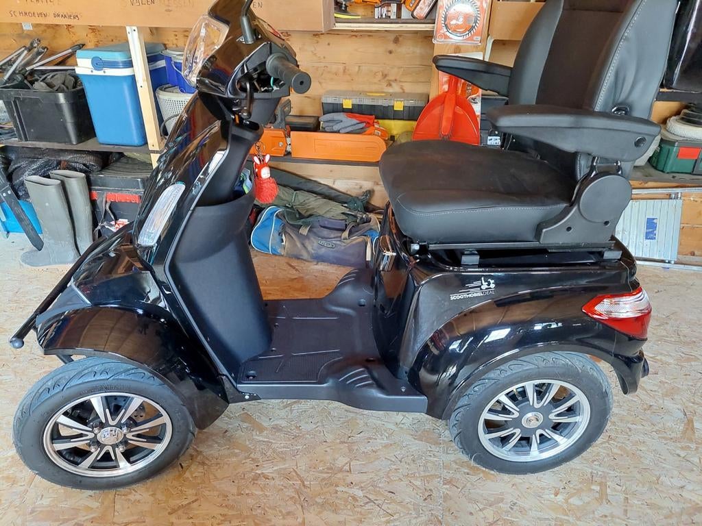 Te koop mobiele scooter merk relaxmove, zwart blinkend, Diversen, Brommobielen en Scootmobielen, Ophalen, Nieuw, 46 km of meer