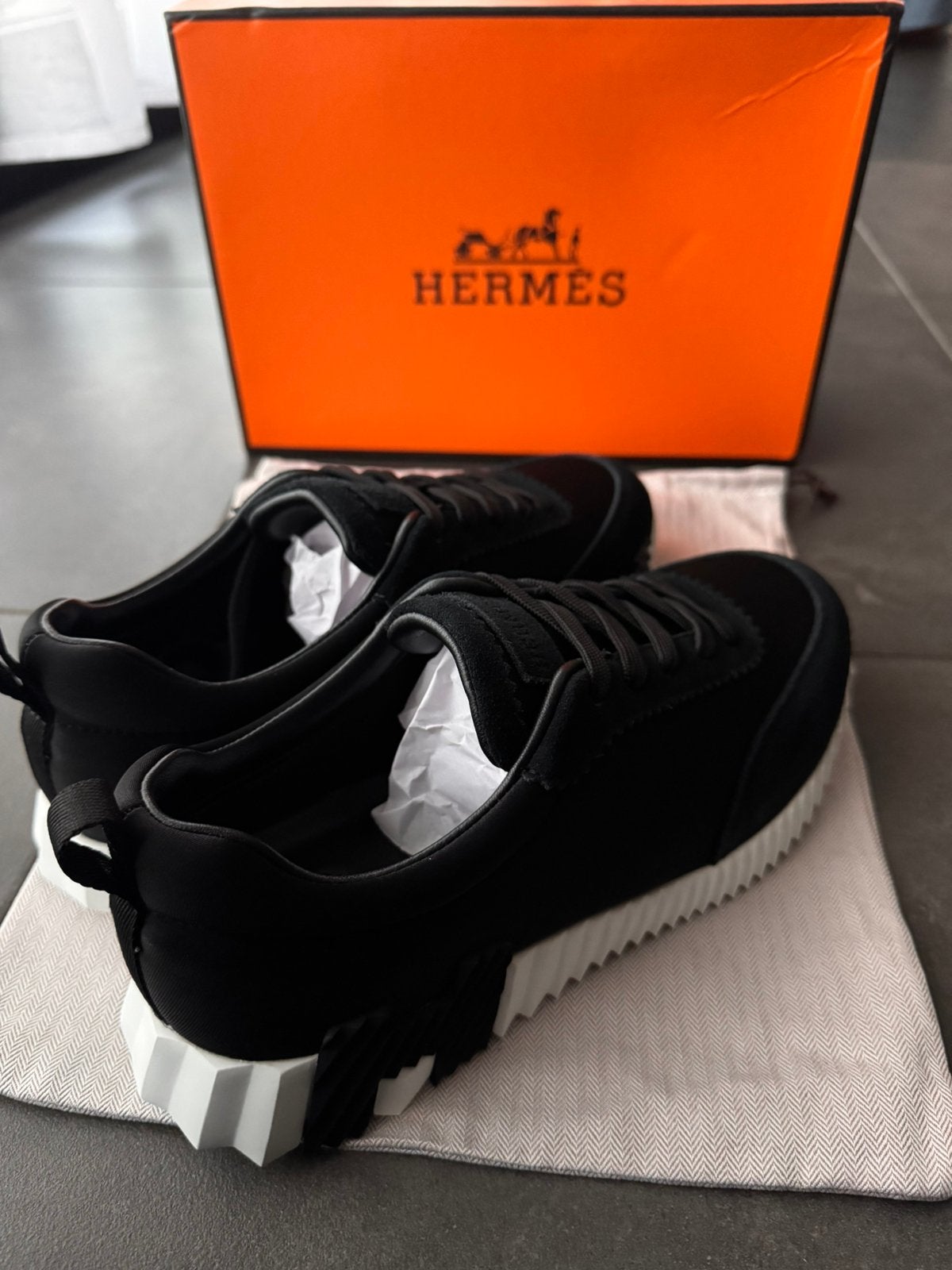 Hermès Sneakers Zwart/Wit – 1:1 Kwaliteit – Nieuw – Maat 43, Ophalen of Verzenden, Nieuw, Sneakers