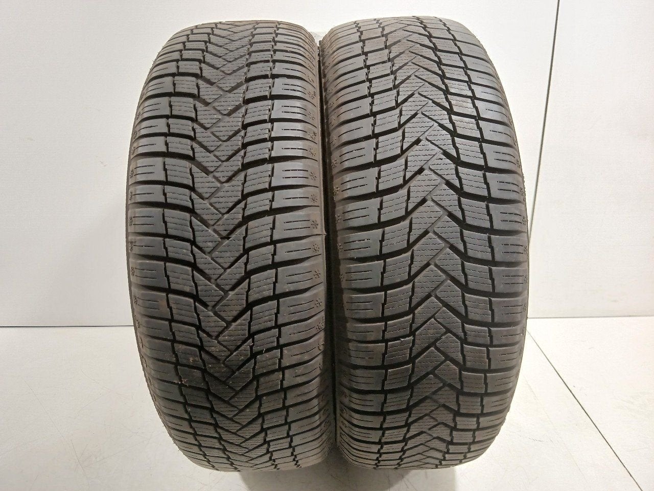 Bandenset 2 stuks 4-Seizoenen 195 60 R15, Auto-onderdelen, Banden en Velgen, Onderdelen@venauto.nl, Van der Ven Autorecycling B.V.