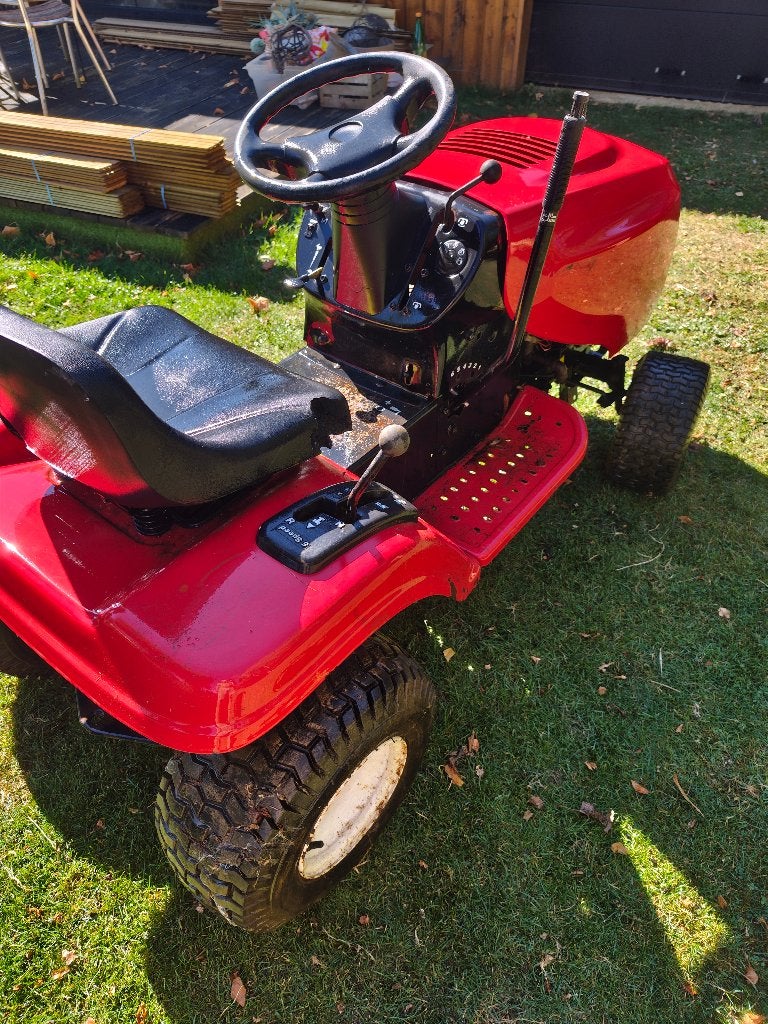 TRACTEUR TONDEUSE MTD 15,5 CV, Enlèvement, Utilisé