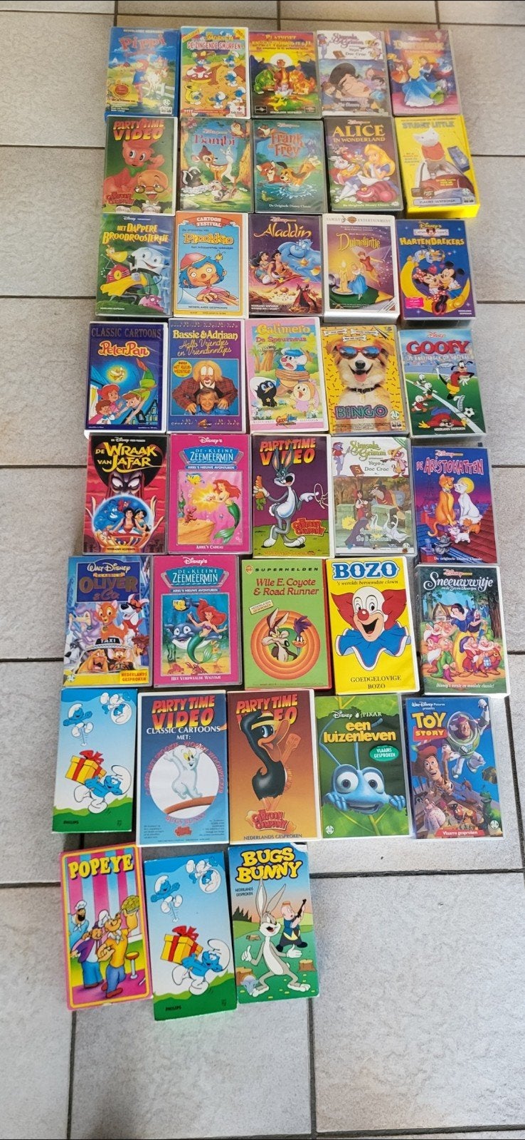 38  videocassettes van Walt Disney en andere tekenfilms, Enlèvement