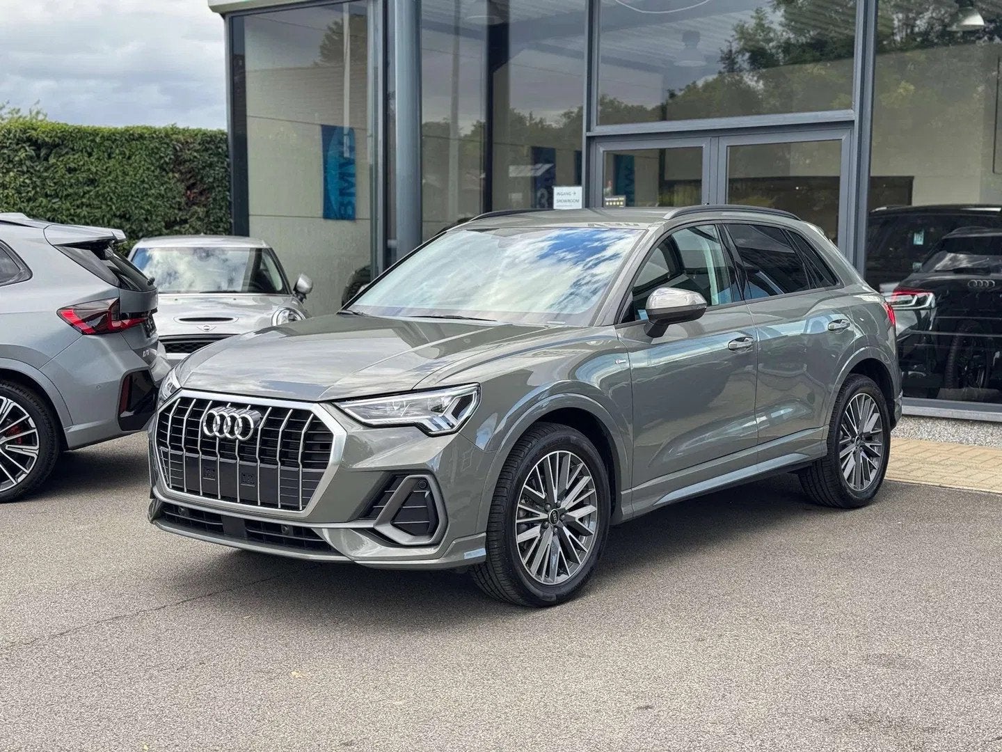 Audi Q3 35 TFSI - S line / BLINDSPOT / CAM / VERW / NAVI, Automaat, Lichtsensor, 4 cilinders, Bedrijf