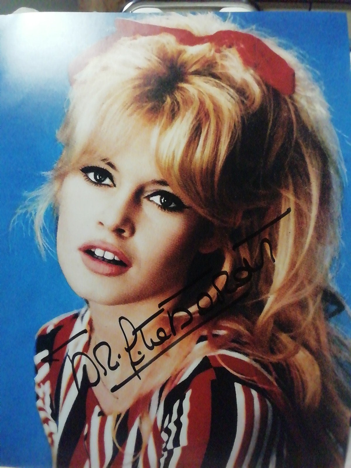 Brigitte Bardot met originele handtekening, Ophalen of Verzenden, Zo goed als nieuw, Foto of Kaart, Gesigneerd
