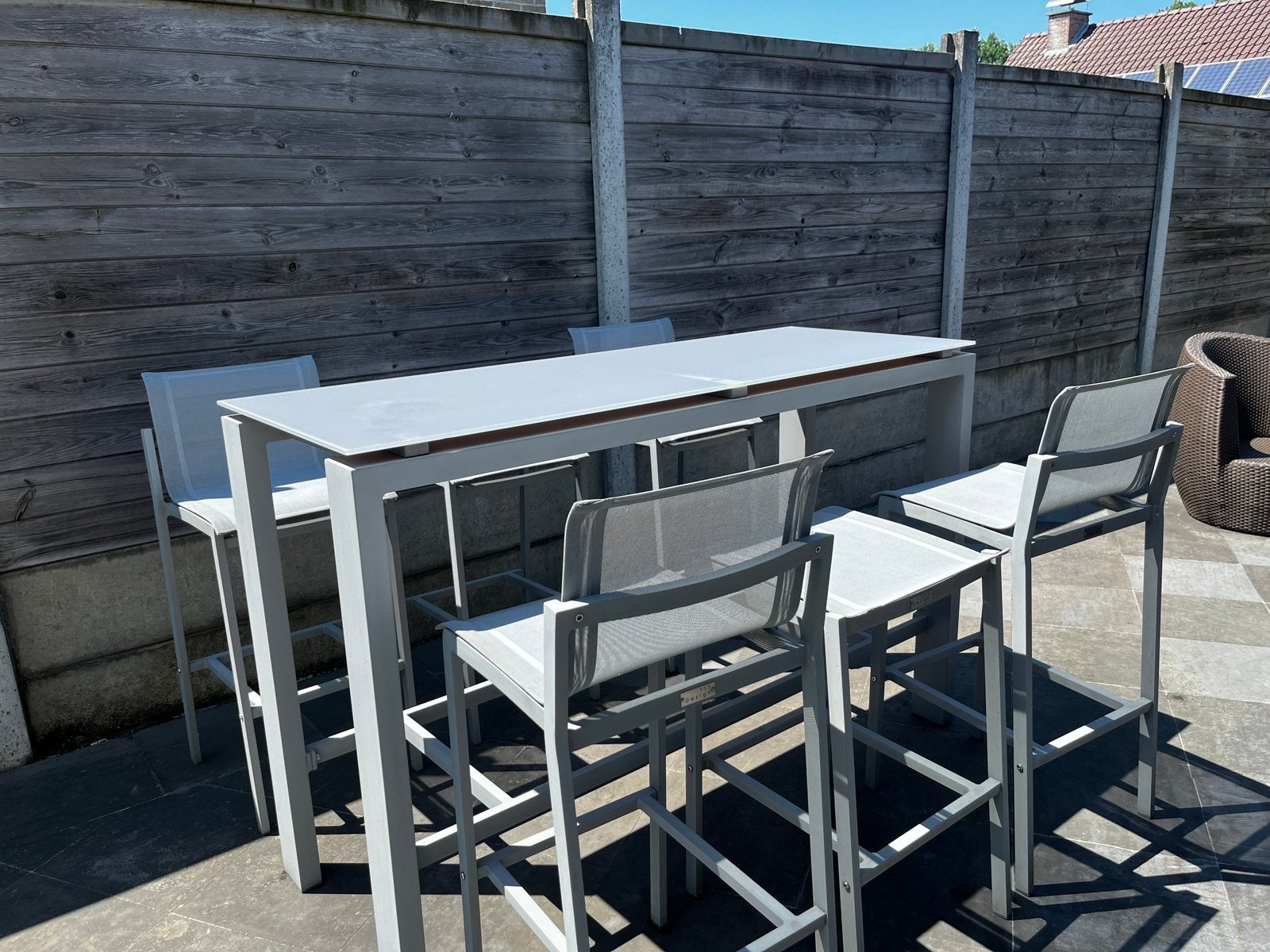 Table debout ou de bar avec 6 chaises hautes à vendre., Chaise, Salons de jardin, Aluminium, Enlèvement