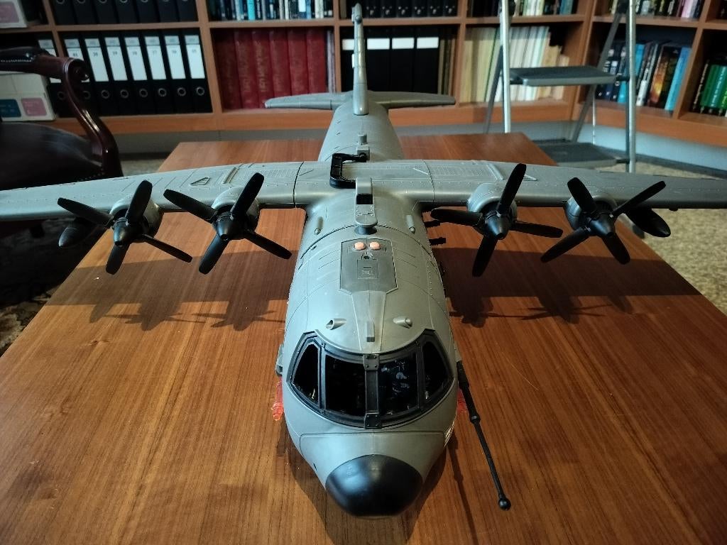 GI Joe scale transport vliegtuig, Verzamelen, Poppetjes en Figuurtjes, Zo goed als nieuw, Ophalen of Verzenden