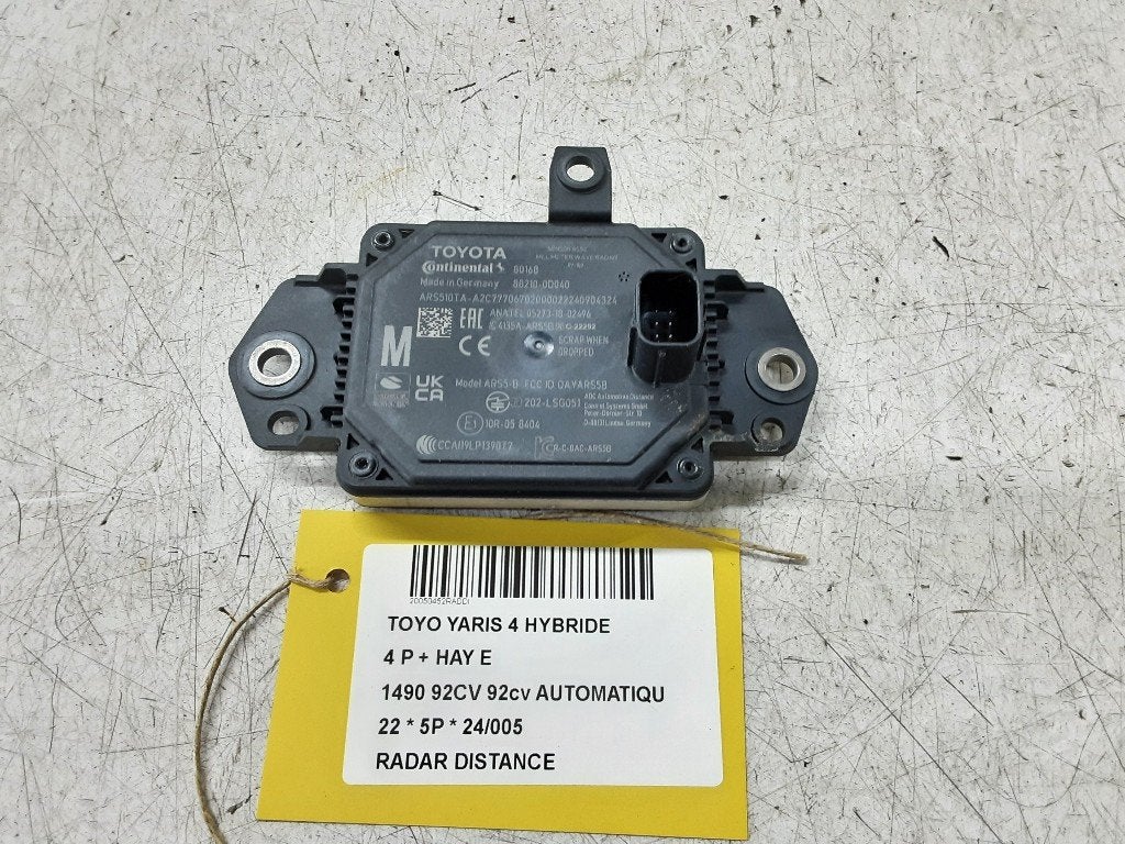 RADAR ANTI COLLISION Yaris IV (P21 / PA1 / PH1) (10R058404), Autos : Pièces & Accessoires, Autres pièces automobiles, Toyota, Utilisé