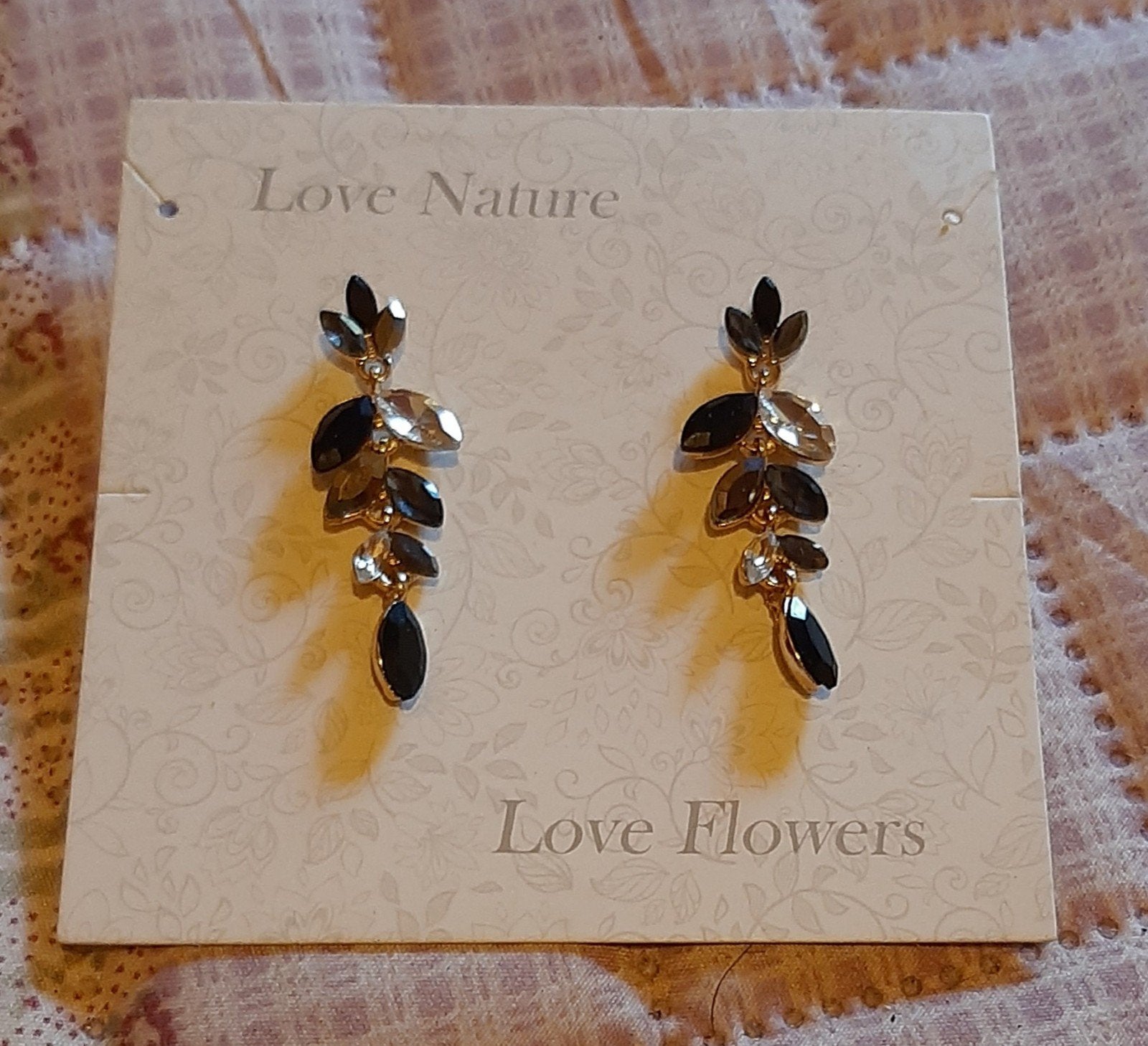Boucles d'oreilles 10 eur pièce, Enlèvement ou Envoi, Comme neuf, Autres matériaux, Pendantes