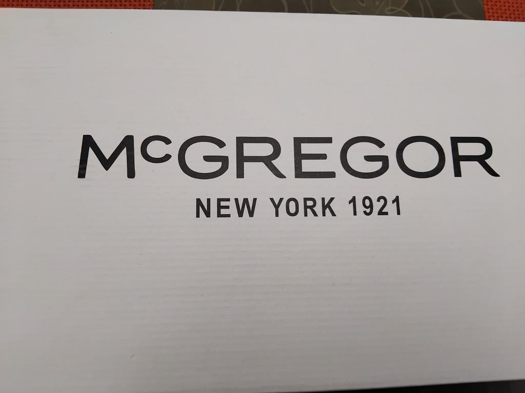 MC Gregor schoenen, Ophalen