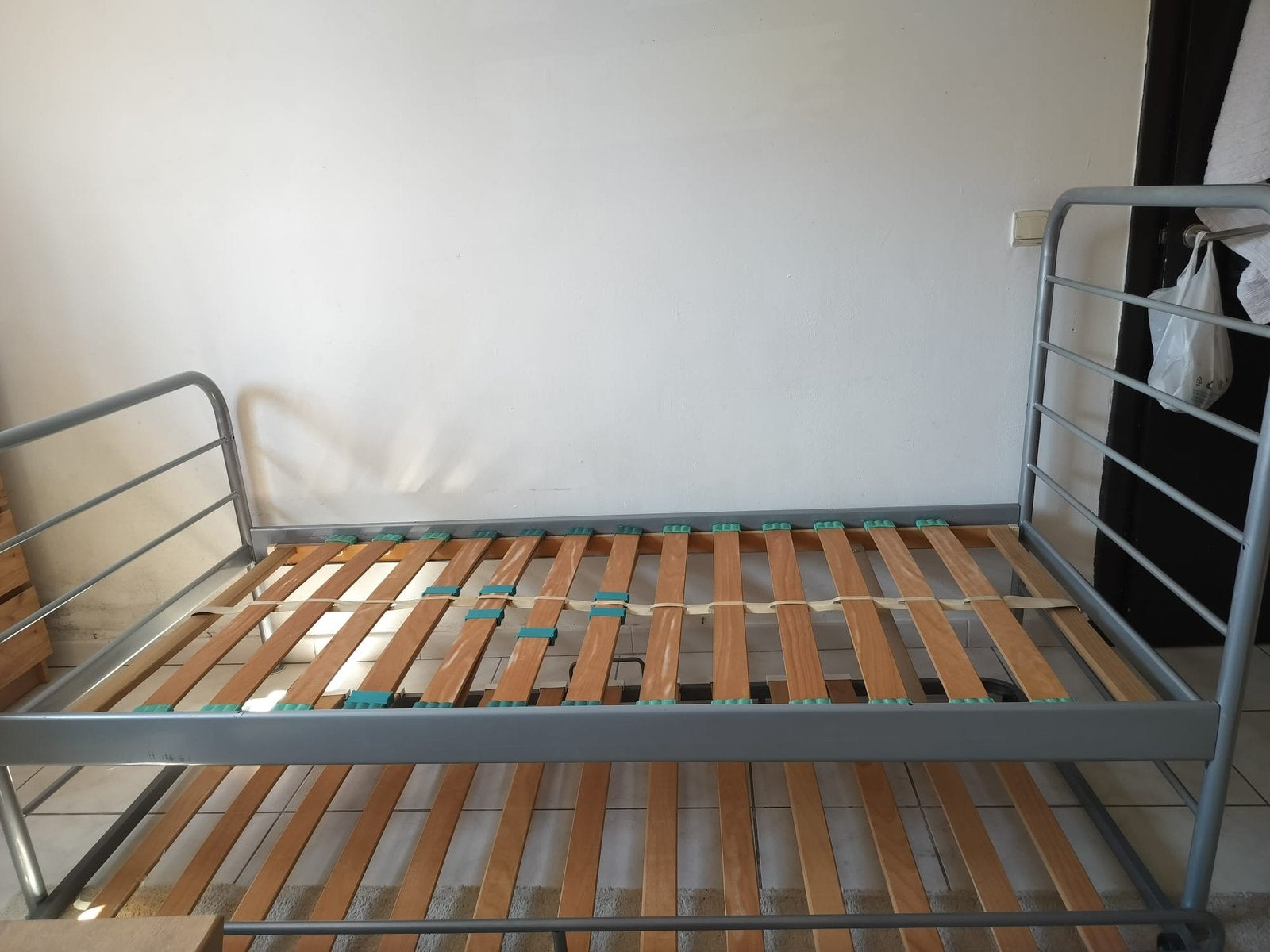 1persoondsbed + onderbed, Huis en Inrichting, Slaapkamer | Bedden, Ophalen, Zo goed als nieuw, 90 cm