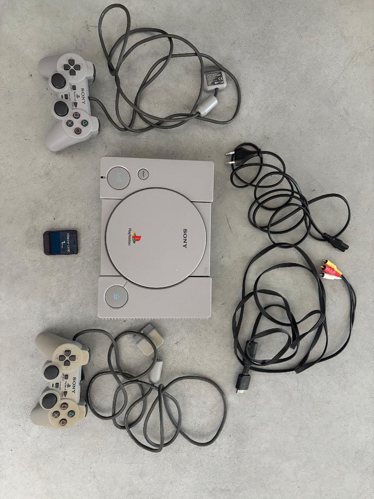 Playstation 1, Ophalen, Gebruikt, Met 2 controllers, Met geheugenkaart