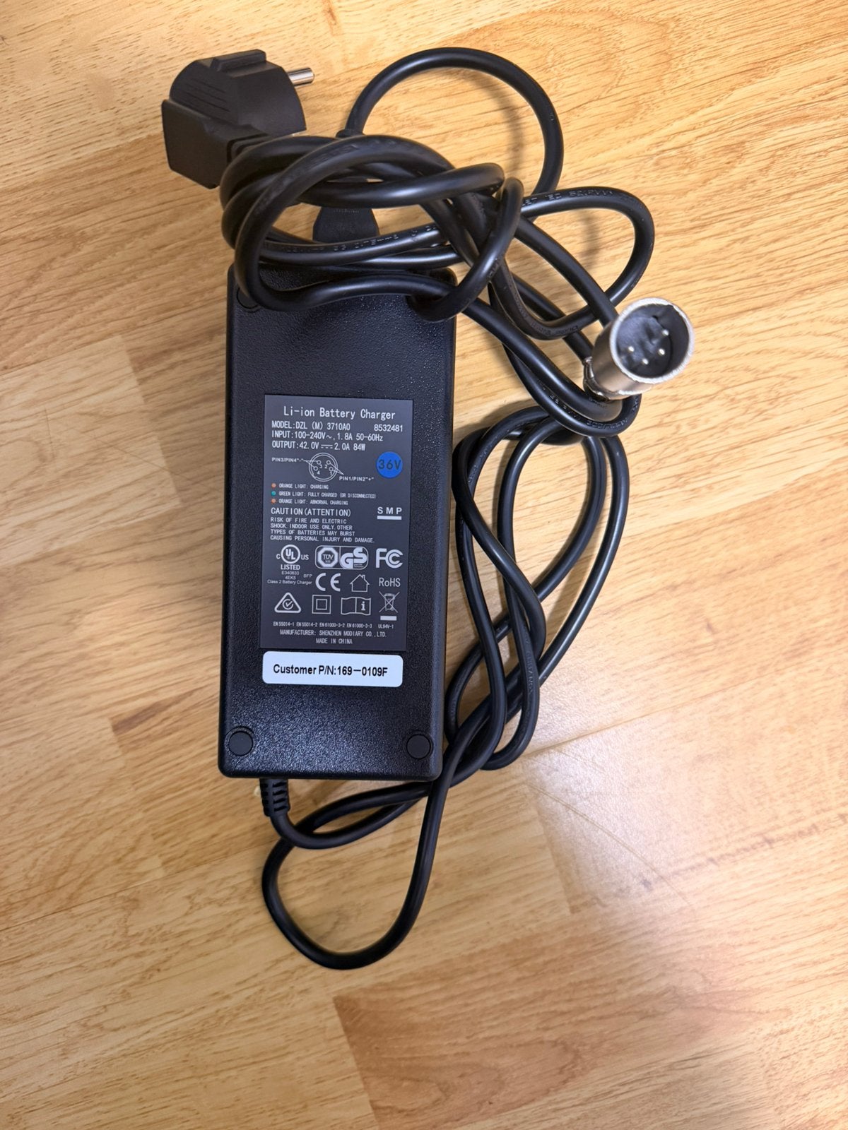 Chargeur de vélo électrique 36V - 42V / 2A (84W), Ophalen of Verzenden, Nieuw