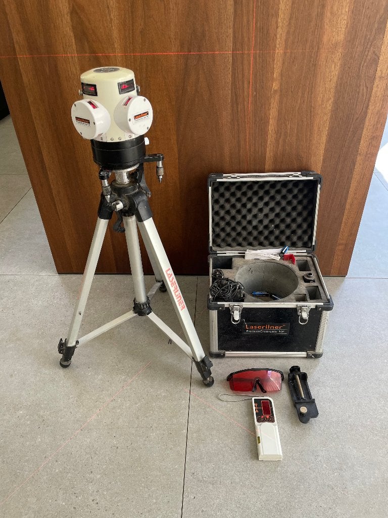 Laserliner PrecisionCross 10P + statief + ontvanger + koffer, Doe-het-zelf en Bouw, Ophalen, Gebruikt, Overige meters