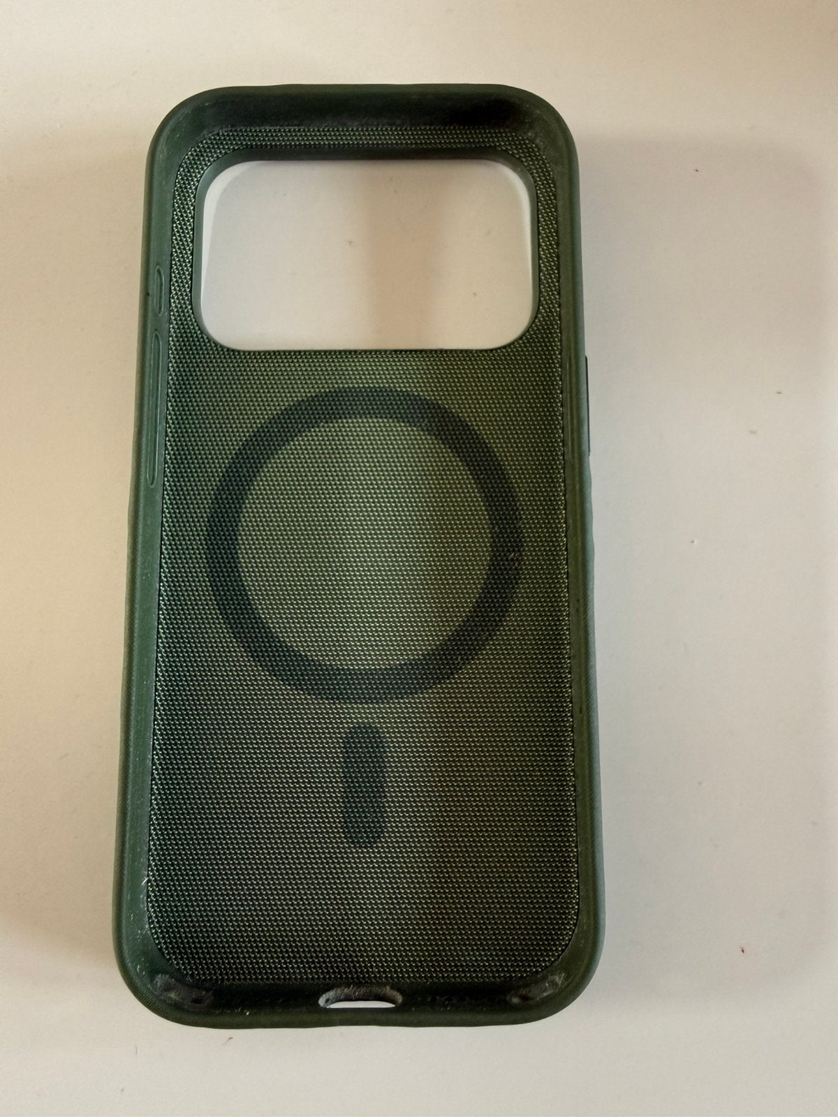 Coque Iphone 17 pro, Télécoms, Téléphonie mobile | Housses, Coques & Façades | Apple iPhone, IPhone 17, MagSafe, Vert, Comme neuf