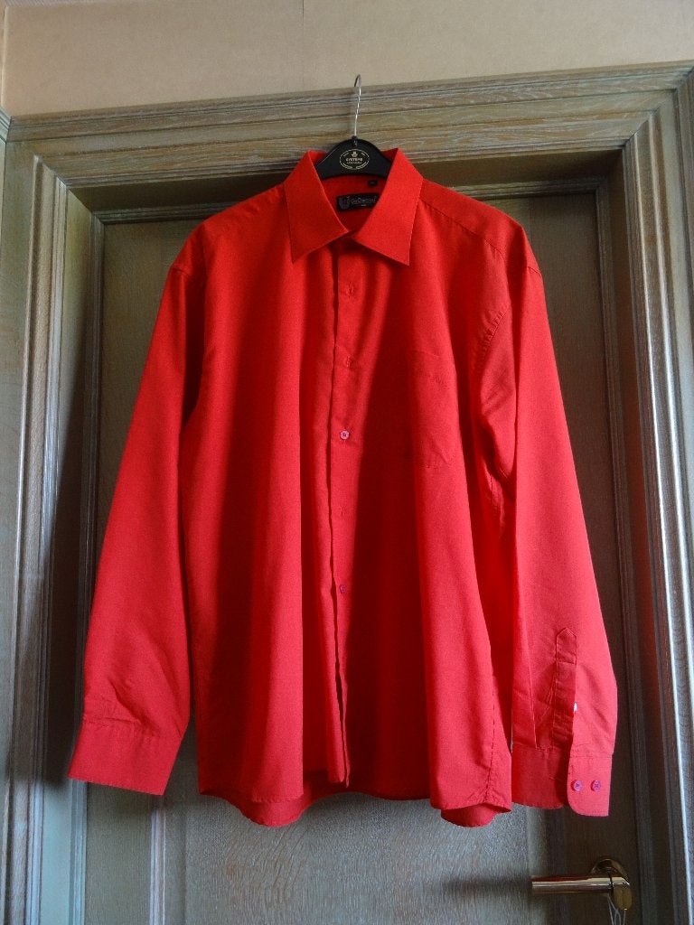 CHEMISE TAILLE 44, Rouge, Tour de cou 43/44 (XL), Enlèvement ou Envoi, Col donciaga