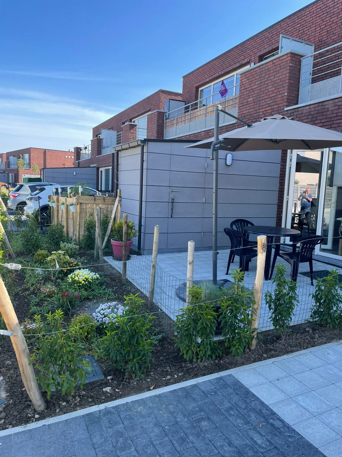 Parasol op voet te Nazareth, Ophalen