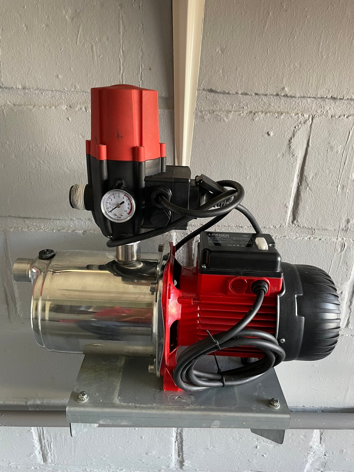 Waterpomp leader, Ophalen, Zo goed als nieuw, Elektrisch, Hydrofoorpomp