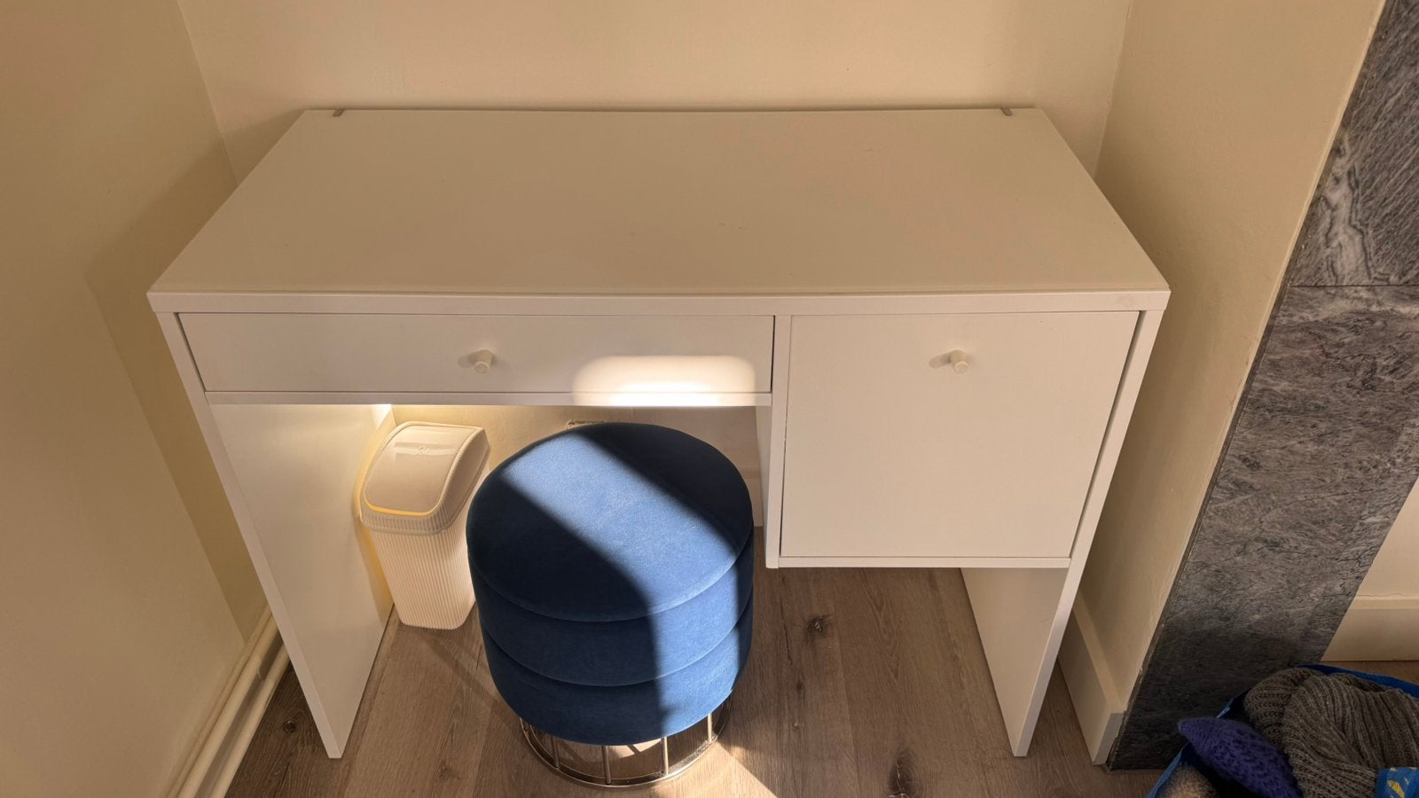 Bureau / coiffeuse SYVDE IKE, Maison & Meubles, Enlèvement, Comme neuf