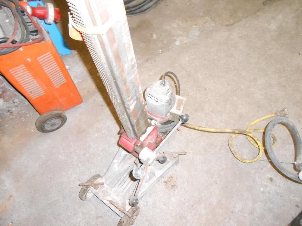 kernboor Milwaukee, Doe-het-zelf en Bouw, Gereedschap | Boormachines, Ophalen, Gebruikt, Boormachine