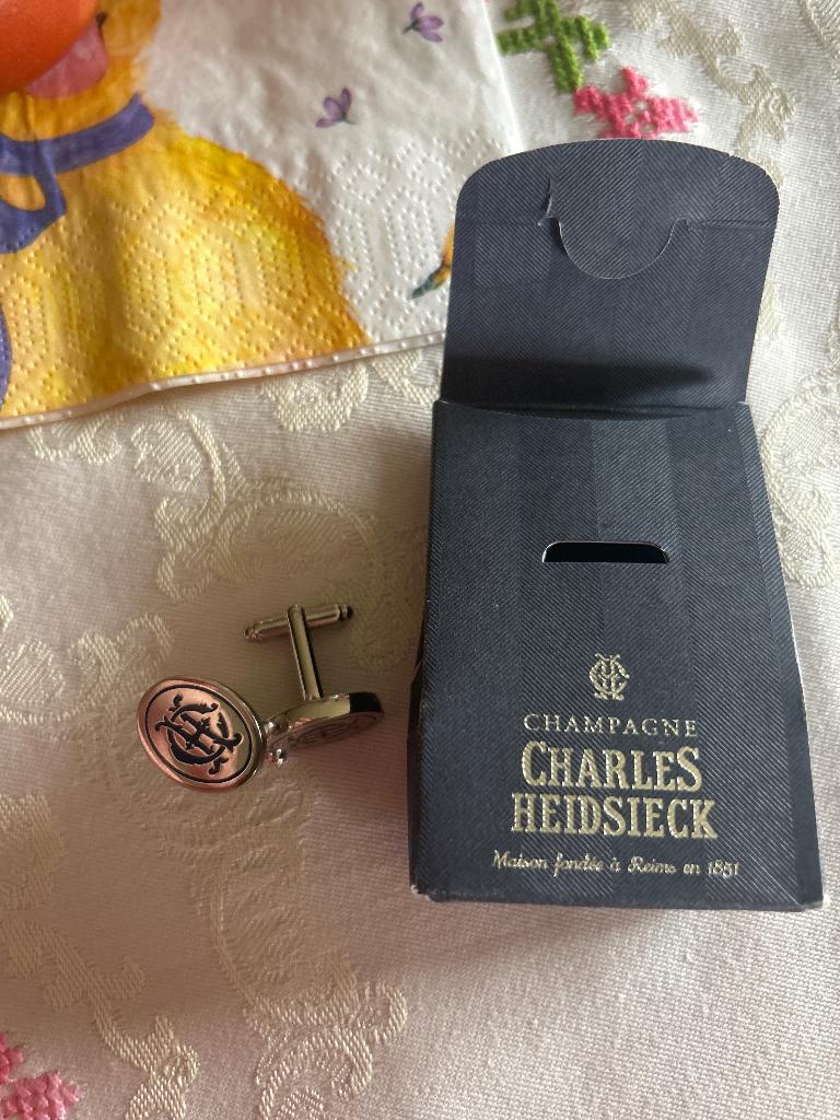 Stijlvolle manchetknopen – Charles Heidsieck Champagne, Verzamelen, Wijnen, Nieuw, Champagne, Ophalen of Verzenden