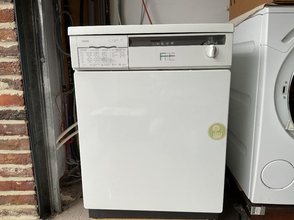 Condensatiedroogkast Zanussi, Elektronische apparatuur, Ophalen, 6 tot 8 kg, Gebruikt, Minder dan 85 cm