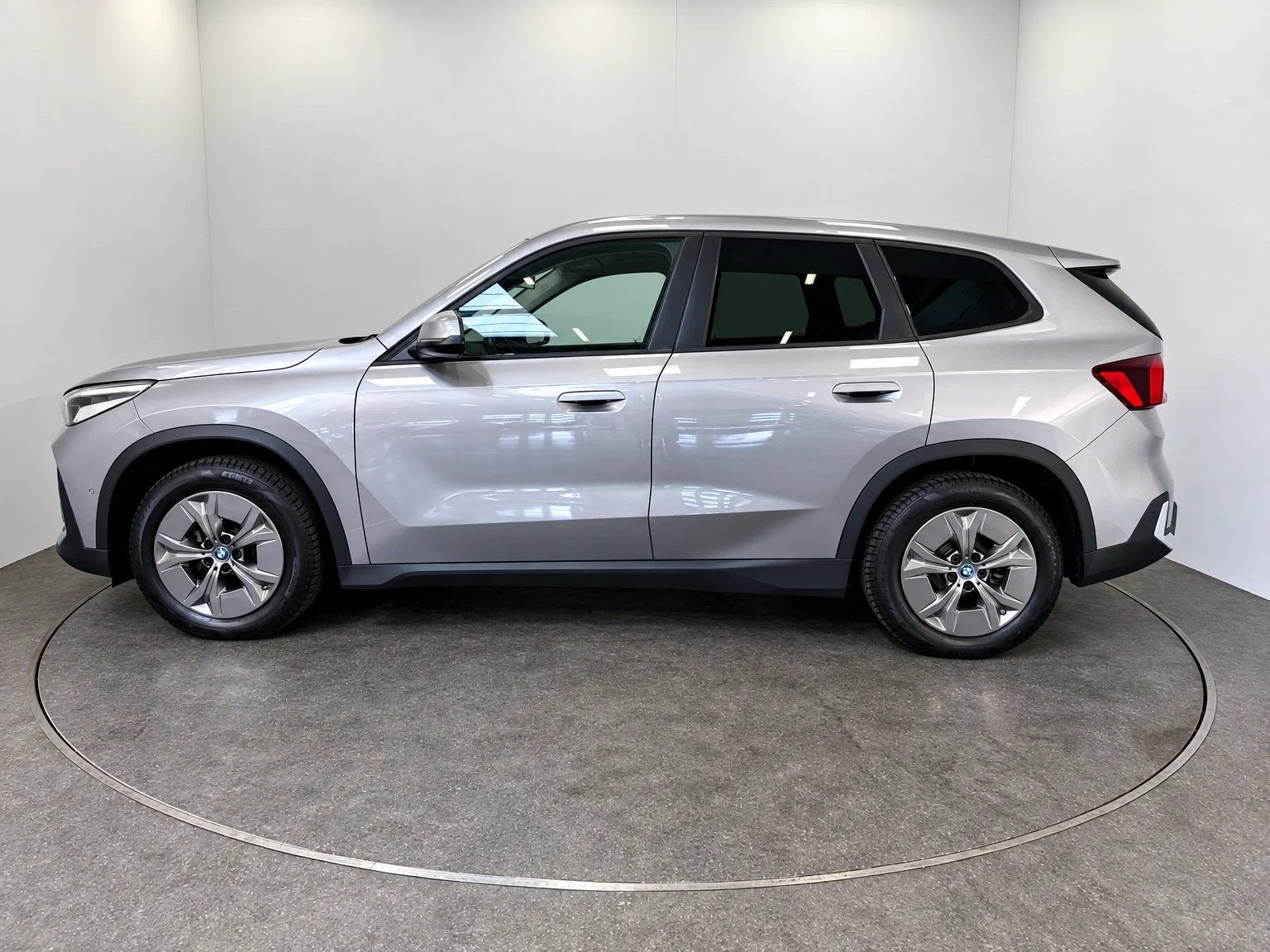 BMW X1 BEV 67KWH XDRIVE30  200KW  4WD AUTO, Autos, X1, Argent ou Gris, Achat, https://public.car-pass.be/vhr/d4197af8-d18c-483f-9f10-4412d73d9159