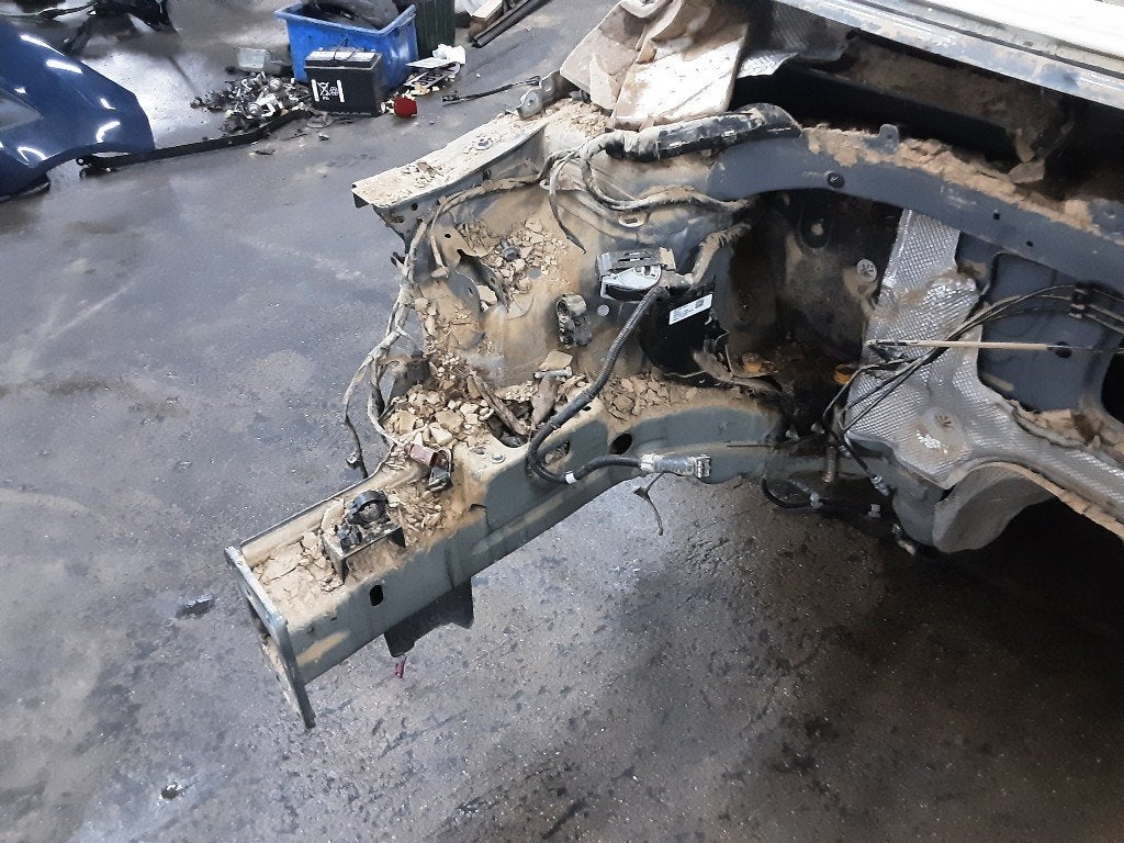 PARE BOUE AVANT DROIT Volkswagen Caddy Combi V (SBB / SBJ), Volkswagen, Volkswagen AG, Garde-boue, Utilisé