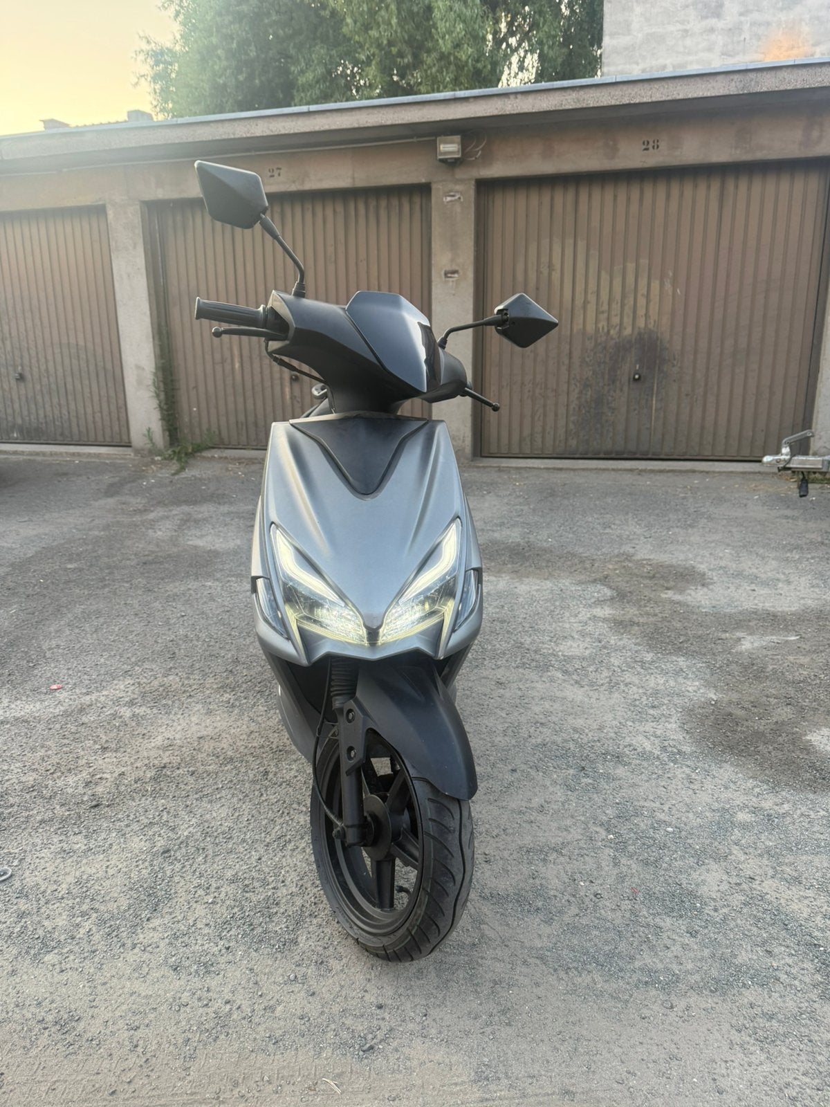 scoter a klase 2022, Vélos & Vélomoteurs, Scooters | Peugeot, Enlèvement, Comme neuf