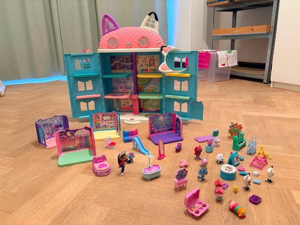 Gabby's poppenhuis en accessoires, Kinderen en Baby's, Speelgoed | Poppenhuizen, Ophalen, Zo goed als nieuw, Poppenhuis