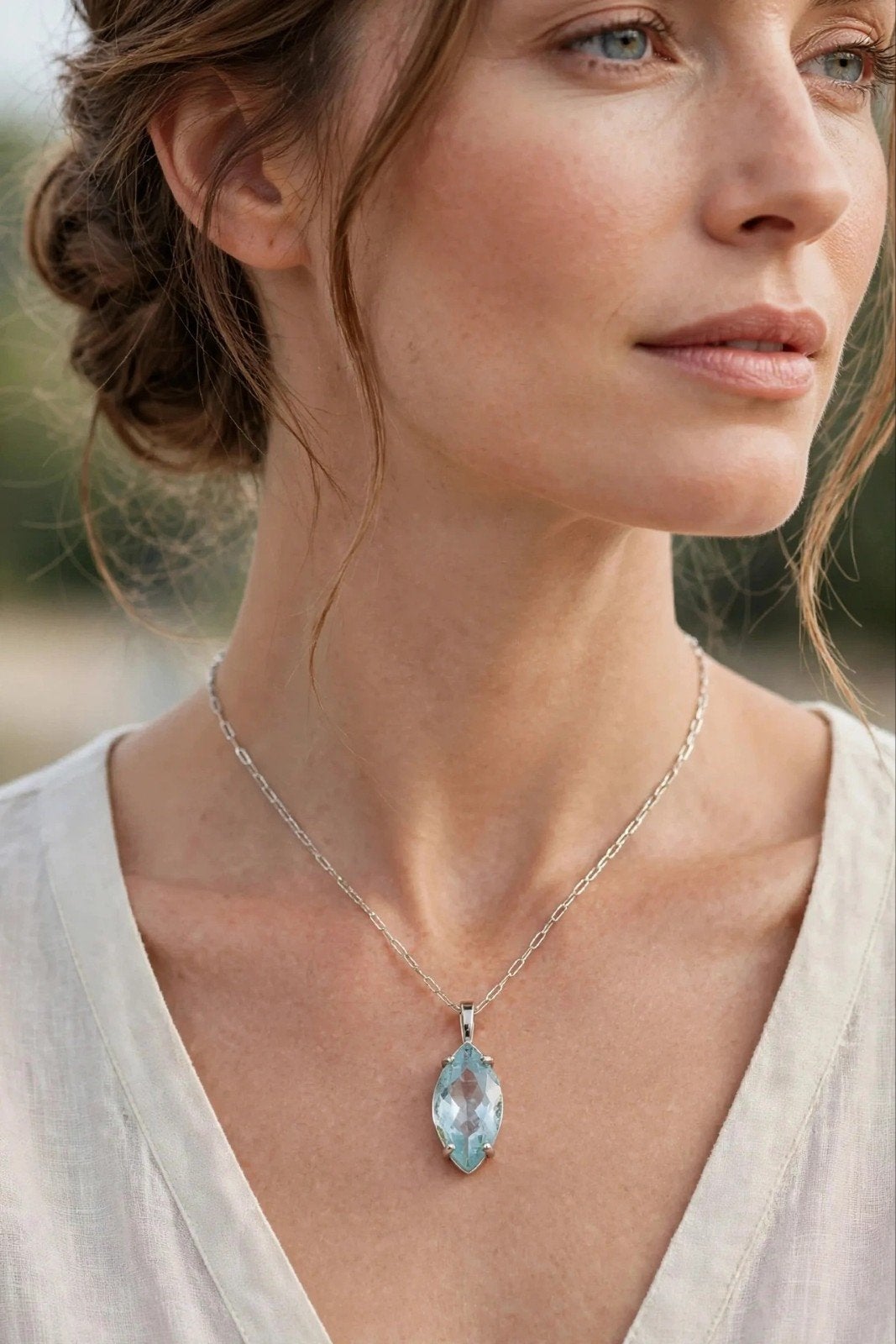 Pendentif en argent massif 925 avec topaze bleue, Neuf, Enlèvement, Avec pierre précieuse, Argent