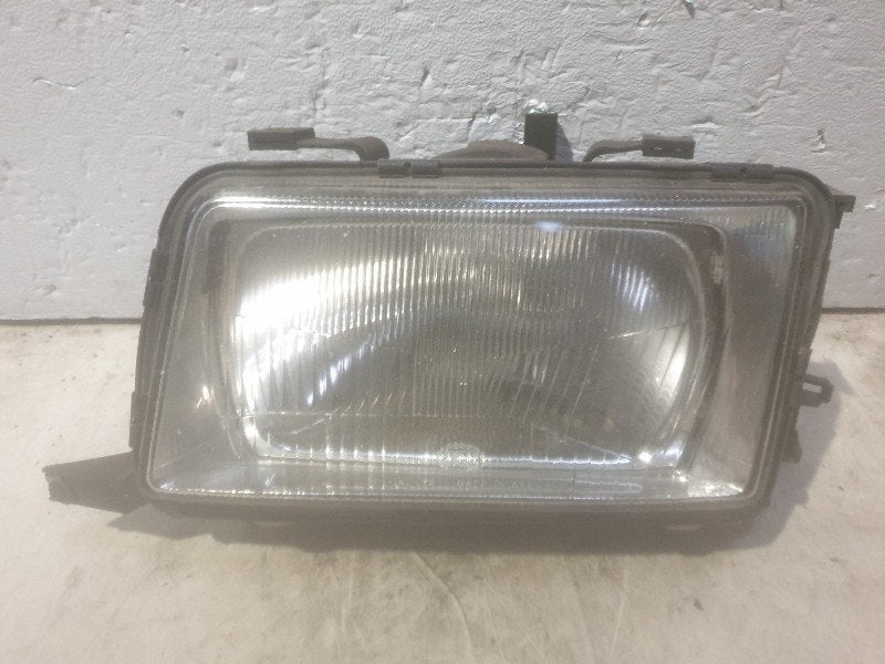 KOPLAMP LINKS Audi 80 (B4) (01-1991/12-1995), Auto-onderdelen, Gebruikt, Audi, Rixbecker Straße 75
59552  Lippstadt, DE, Info@forvia.com