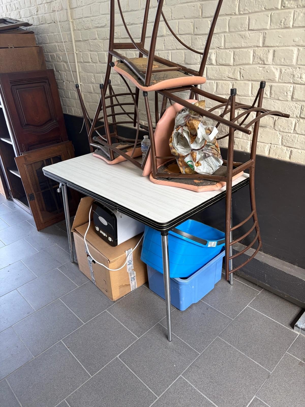 Keukentafel en 4 stoelen, Ophalen