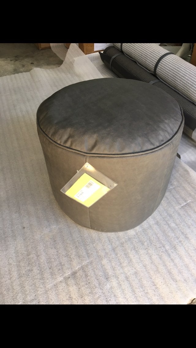 Nieuwe lederen poef Maxfurn jopli kleur: antraciet, Neuf, Enlèvement ou Envoi, Rond, 50 à 75 cm