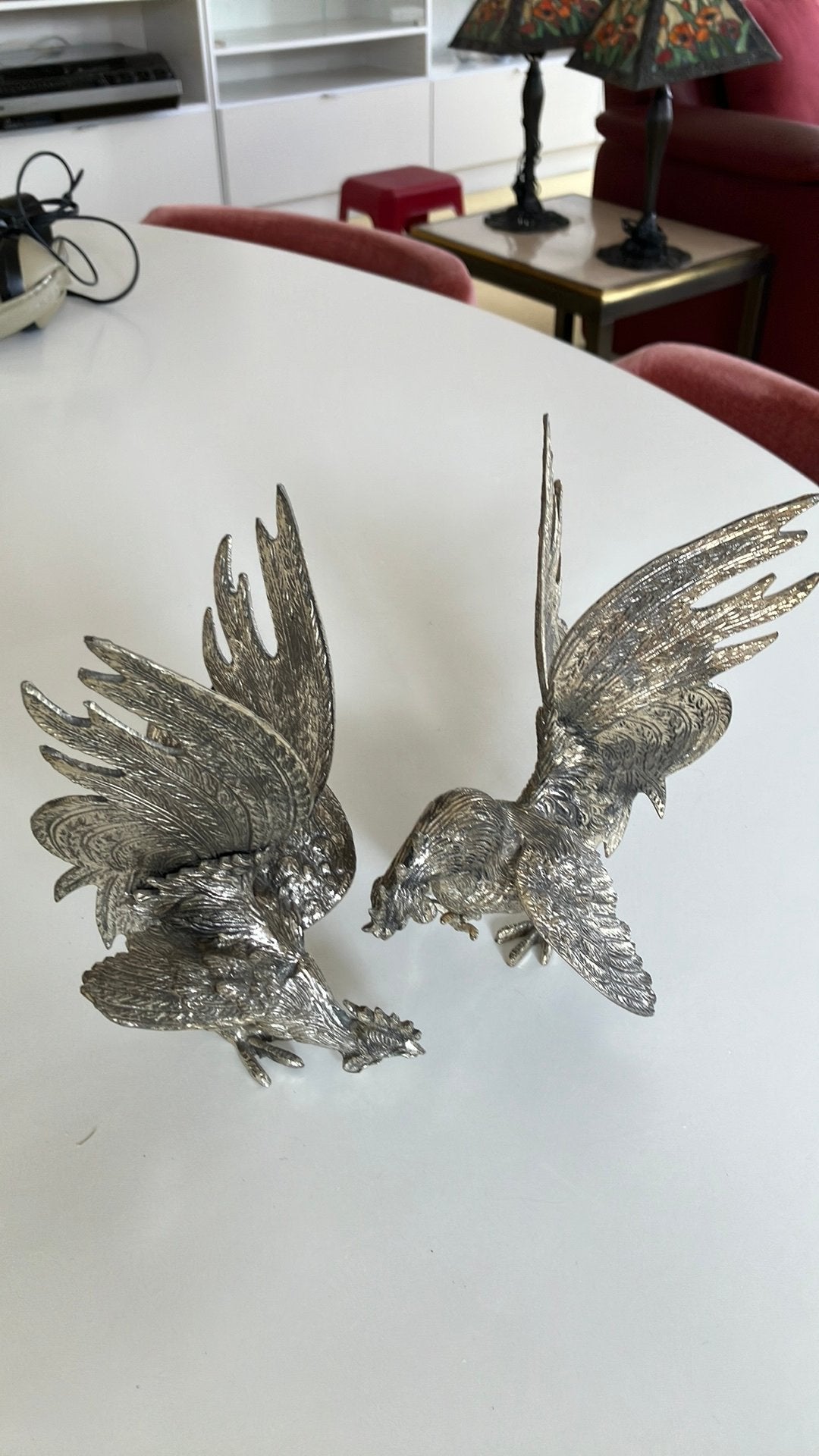2 Verzilverde metalen kemphanen vechthanen, Verzamelen, Beelden en Beeldjes, Ophalen of Verzenden, Gebruikt