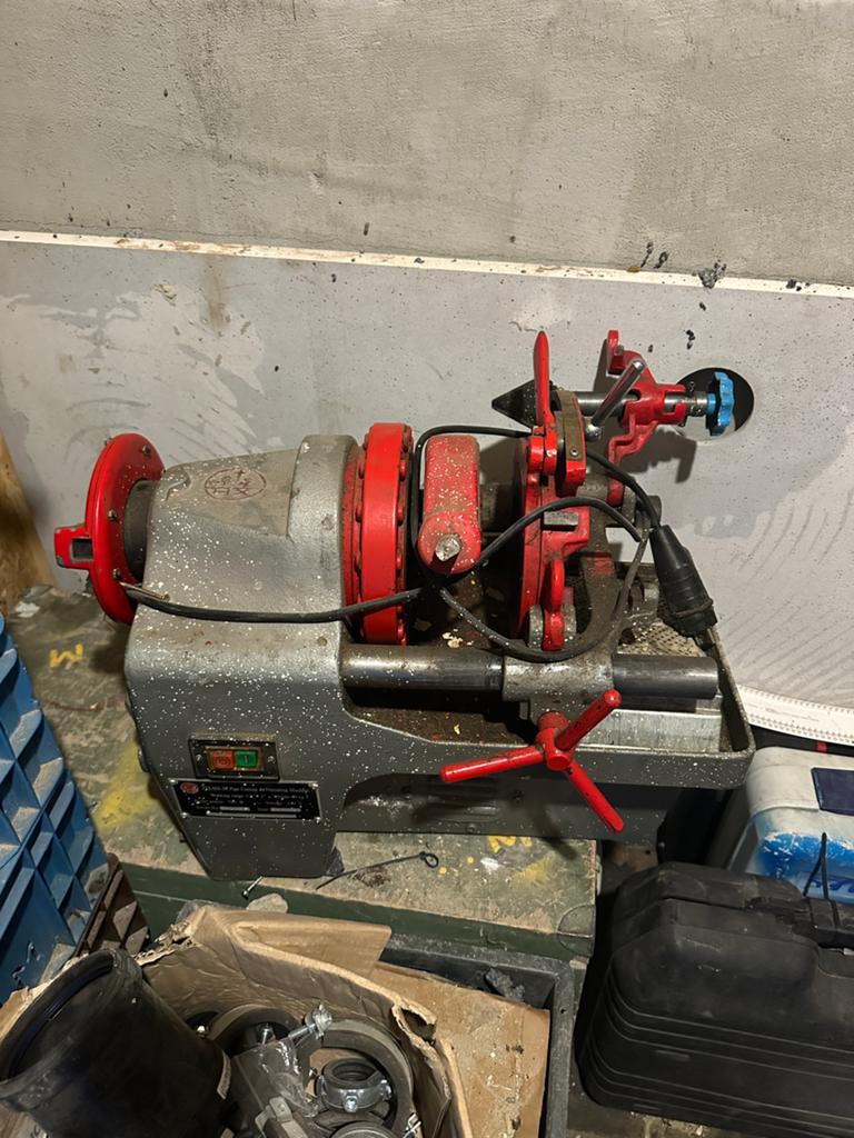 Draadsnijmachine tot 2” 1/2” goede staat, Ophalen