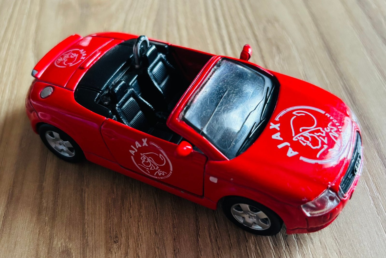 Audi TT Roadster Ajax schaalmodel, Hobby en Vrije tijd, Ophalen of Verzenden, Gebruikt, Auto