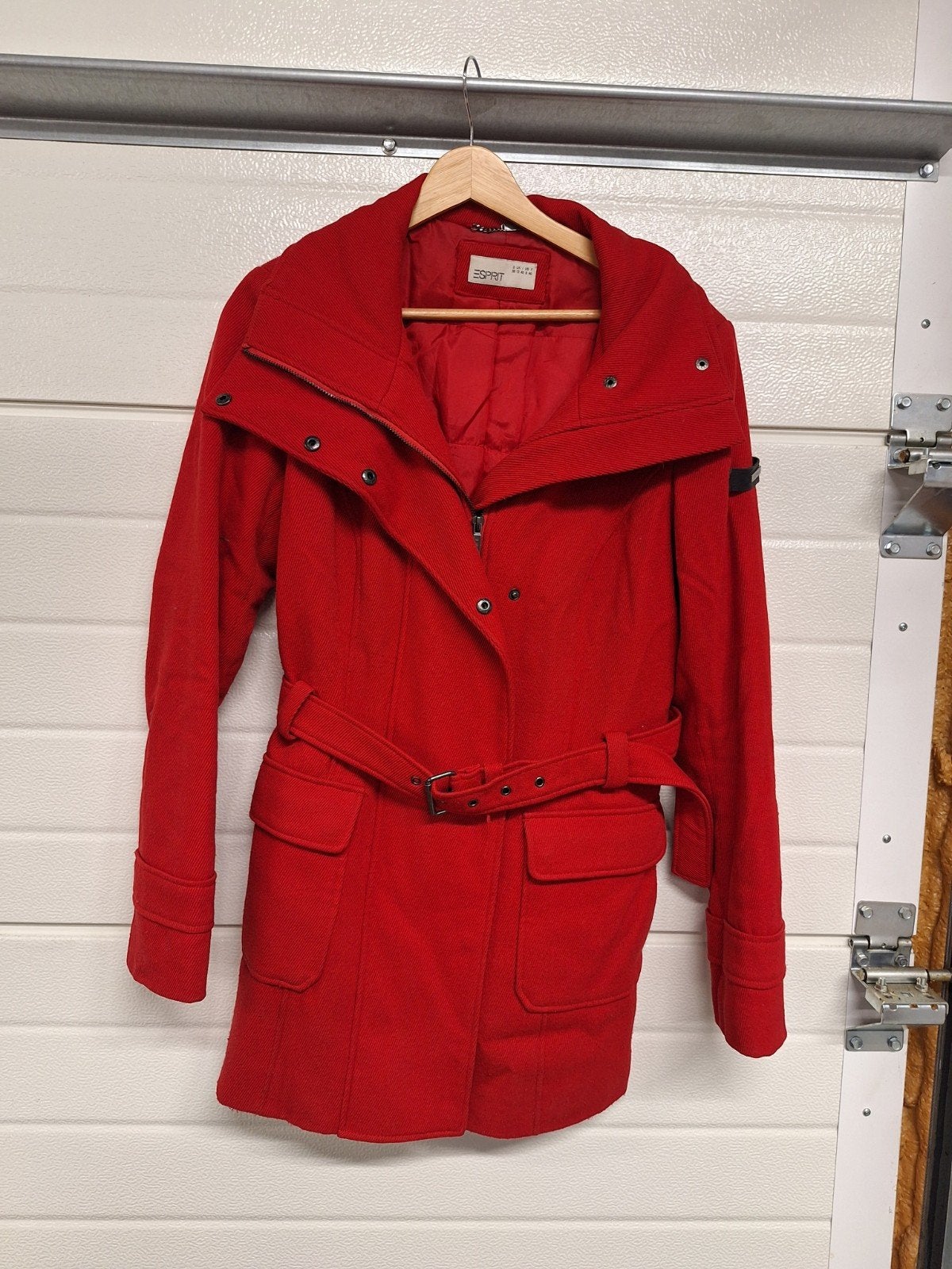 Veste d'hiver Esprit rouge taille M, Esprit, Enlèvement, Taille 38/40 (M), Rouge
