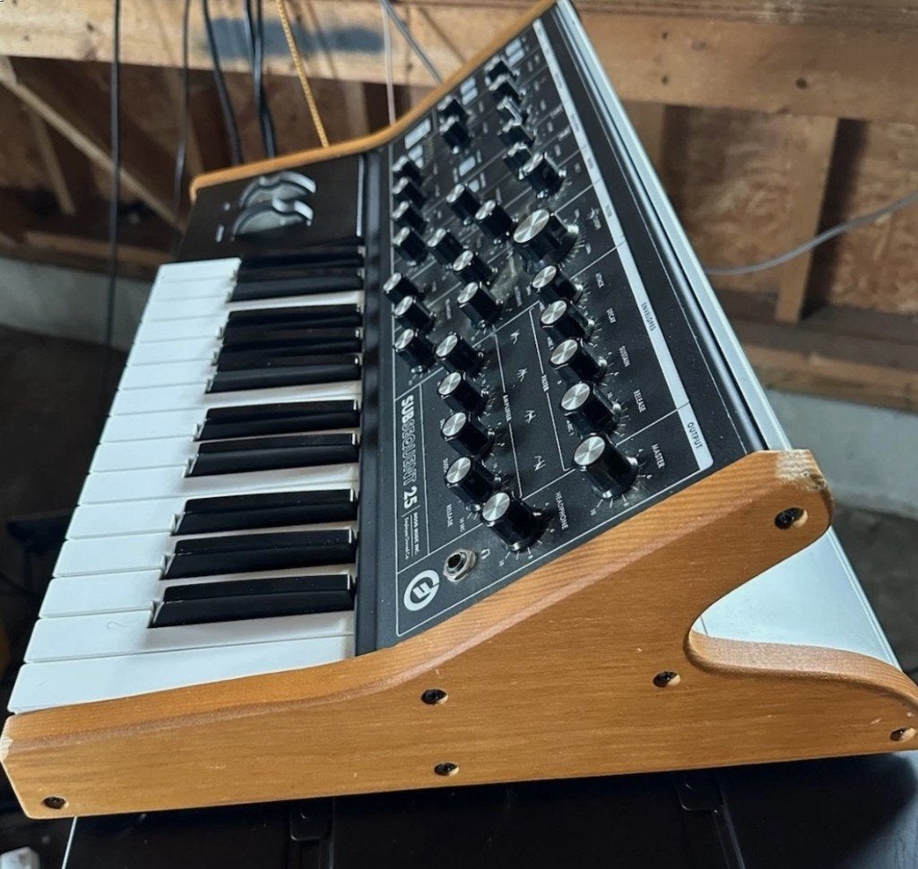 Moog Subsequent 25-toets paraphonische synthesizer, Overige merken, Gebruikt, Met standaard, Overige aantallen