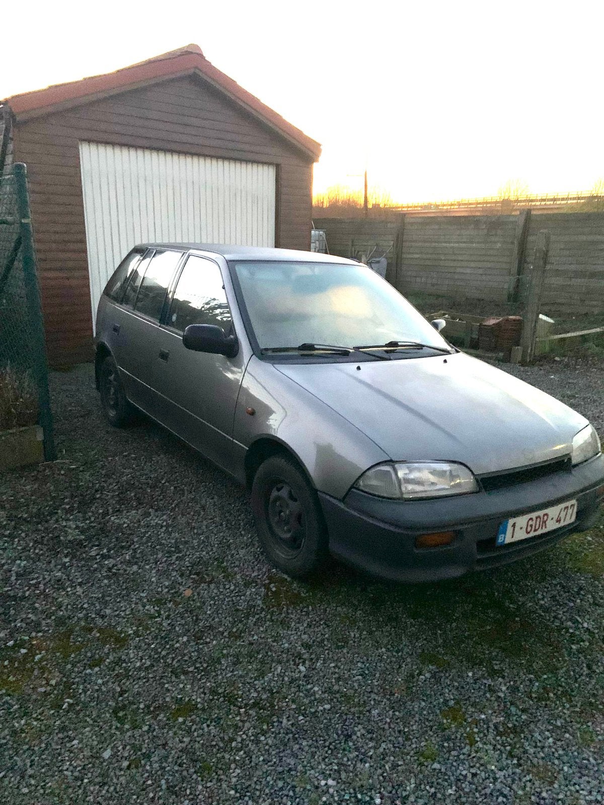 Suzuki Swift 1300cc essence 50kw  de 1993, Autos, Argent ou Gris, Achat, 50 kW, Boîte manuelle