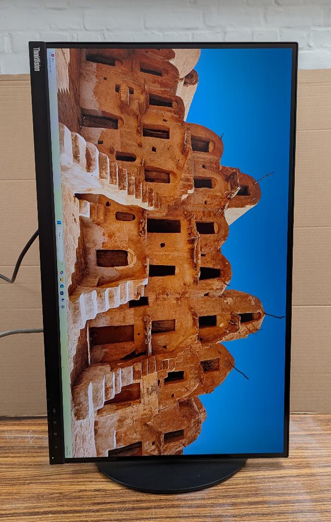 Lenovo ThinkVision 27" QHD P27h-10 monitor op voet (2 stuks), Computers en Software, Monitoren, Gebruikt, In hoogte verstelbaar