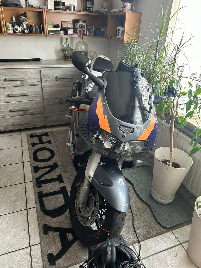 Honda cbr 900 rr fireblade sc33, Motoren, Motoren | Honda, Bedrijf