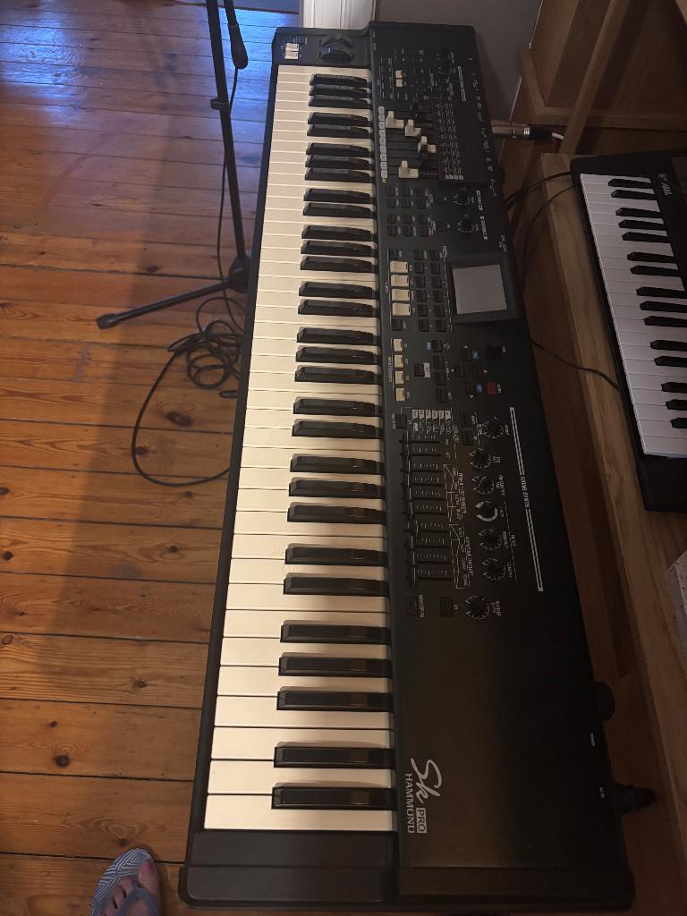 Hammond SK Pro 73 stage keyboard, Muziek en Instrumenten, Ophalen, Zo goed als nieuw, 76 toetsen, Overige merken