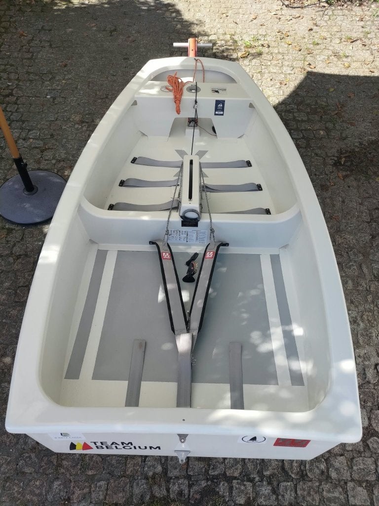Optimist "Winner 3D Flex", wedstrijdklaar, incl 3 zeilen, Ophalen, Gebruikt, Polyester, Optimist