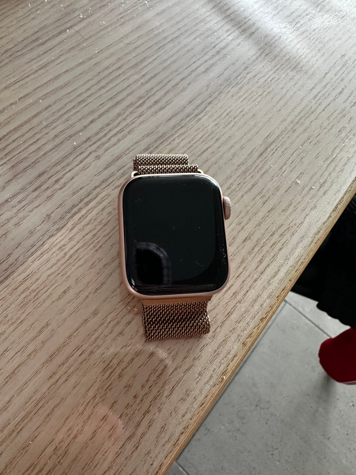 Apple watch serie 5 38 mm, Étanche, Enlèvement ou Envoi, Rose, Avancer d'un pas