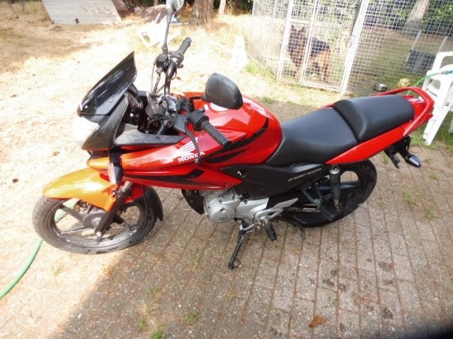 Honda, 125 cc, 11 kW of minder, Handgeschakeld, 1 cilinder